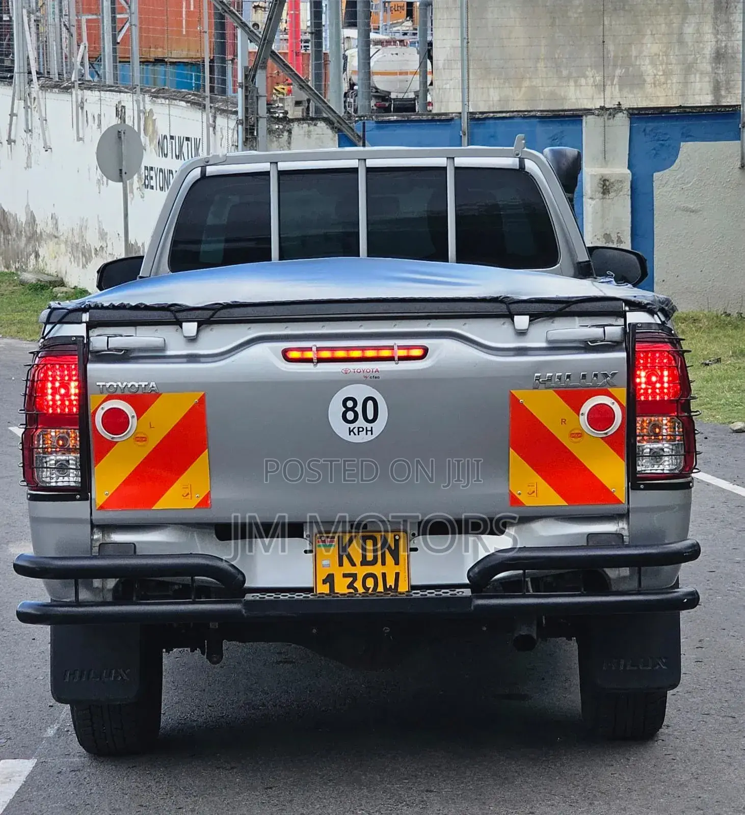 Toyota Hilux 2023 Gray