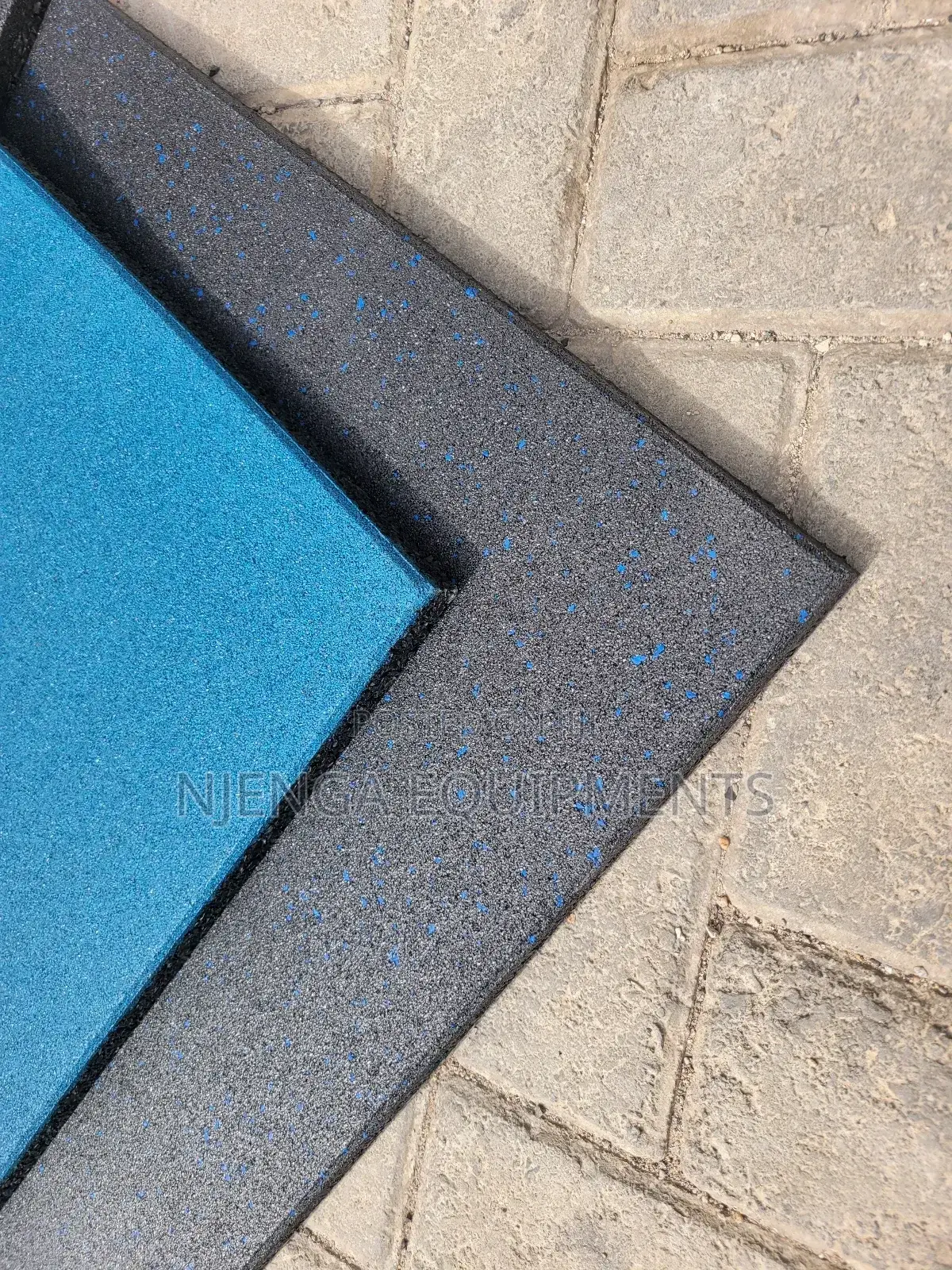 Rubber Synthetic Flooring / Gym Tiles