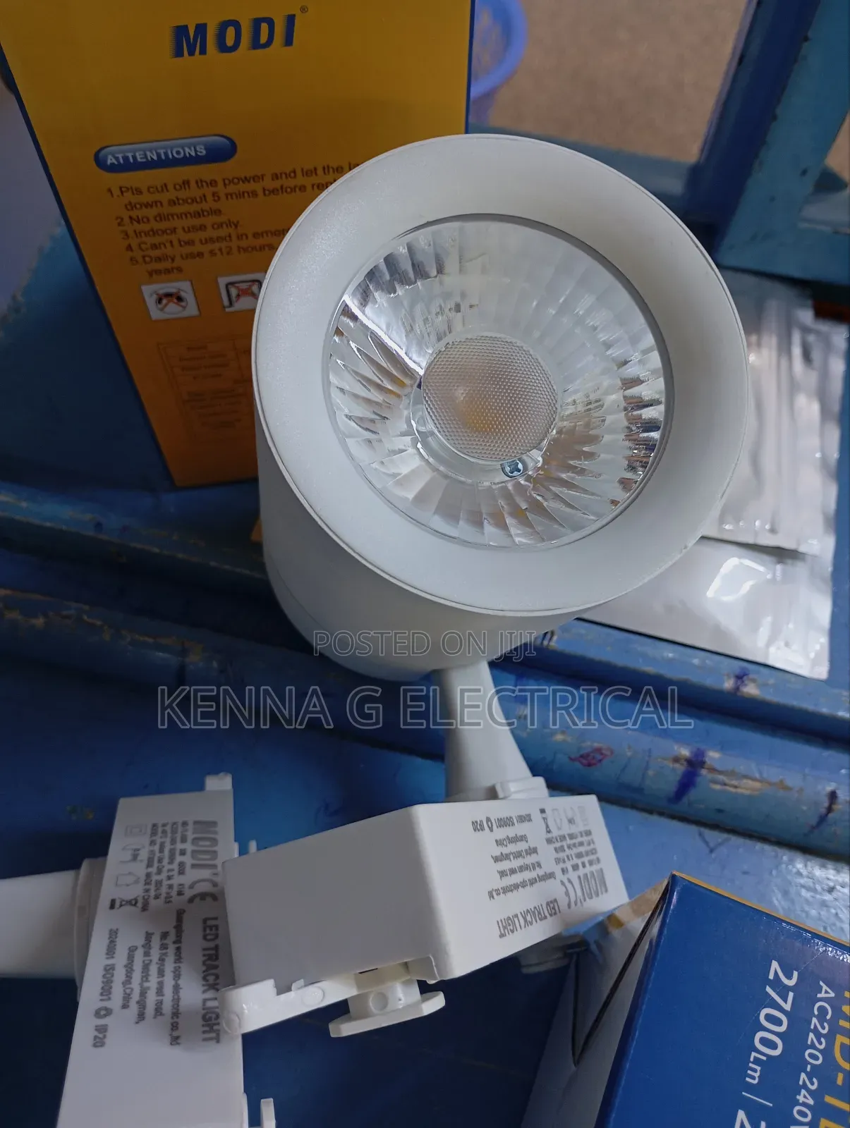 Spot Light Modern Design Magnetic Track Light