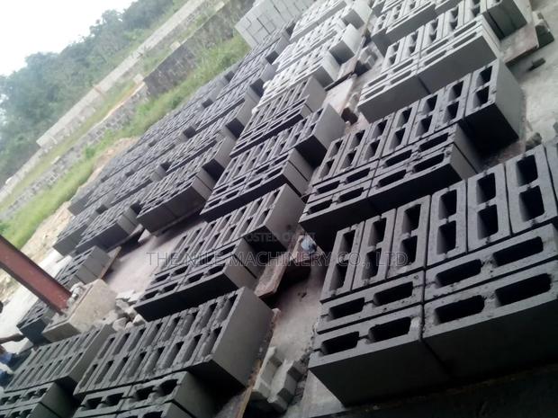 Mobile Diesel Hollow Brick Press Machine for Kenya - thumbnail 3