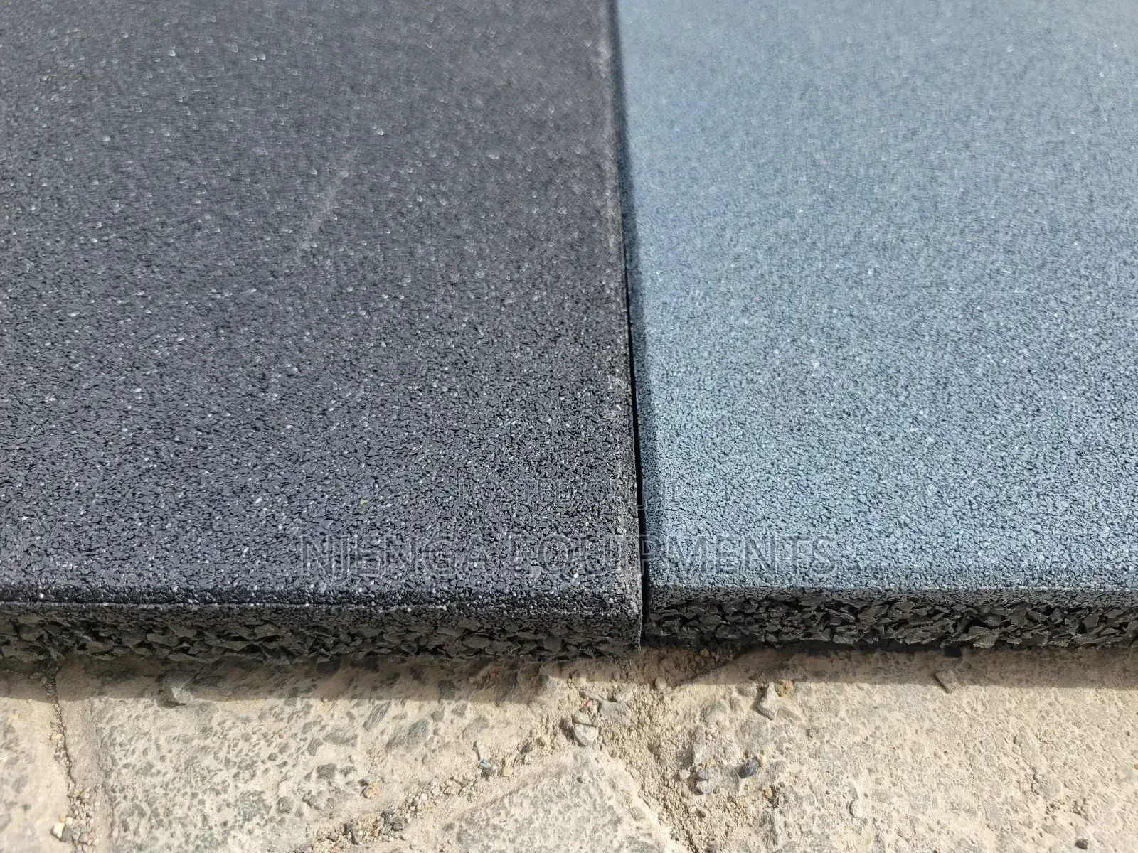 Cushioned Rubber Tiles 20mm Black and Grey