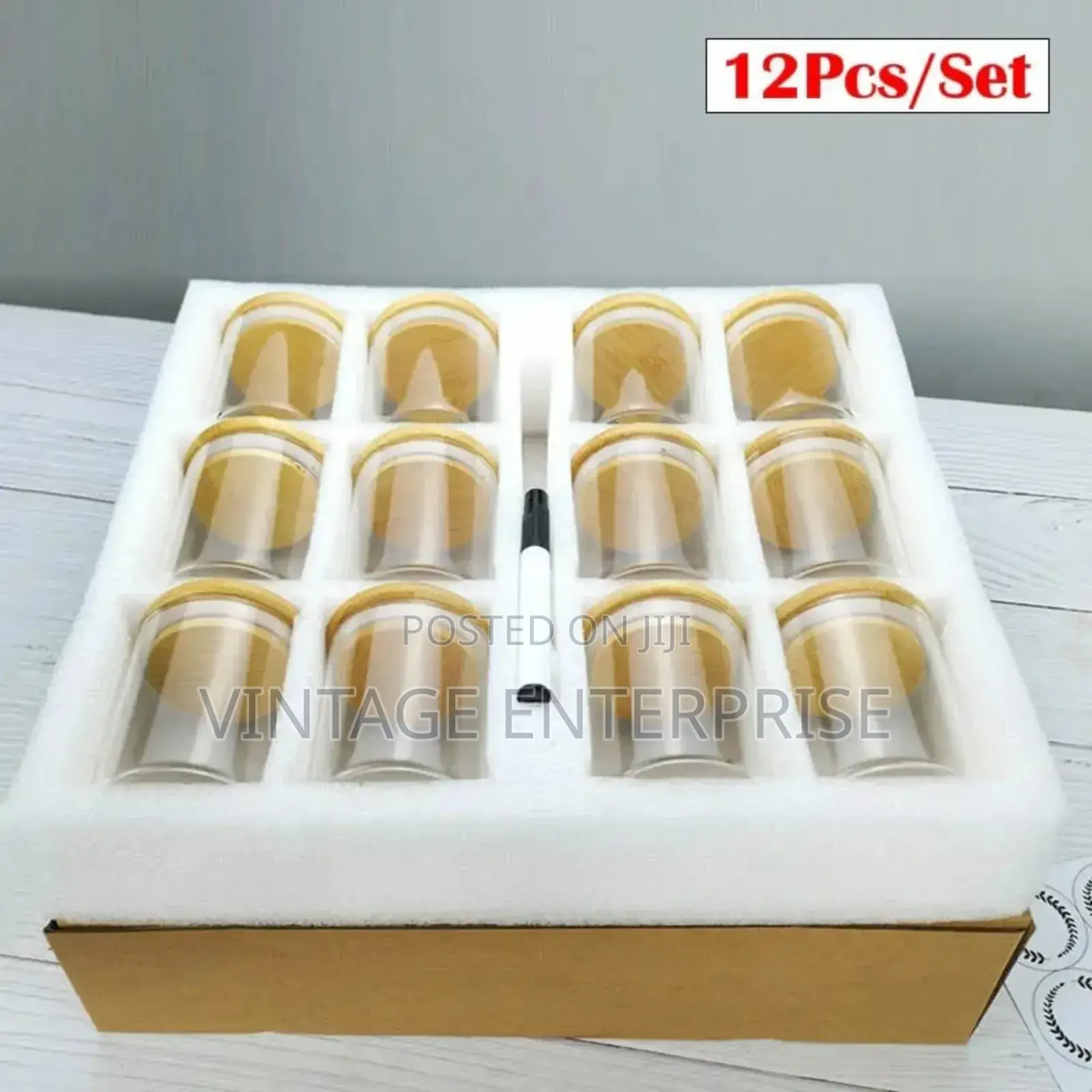 *2pcs Plastic Wall Mounted Storage Box*