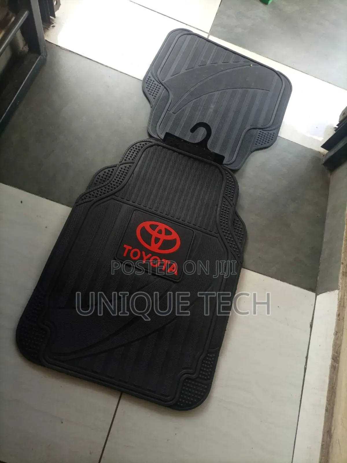 Universal Fit Toyota Floor Mats for Precision Coverage