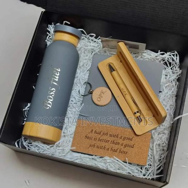 Pen, Notebooks, Keyholder and Pen Holder Gift Set