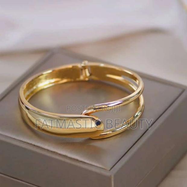 STYLISH Bangle for Her - main view