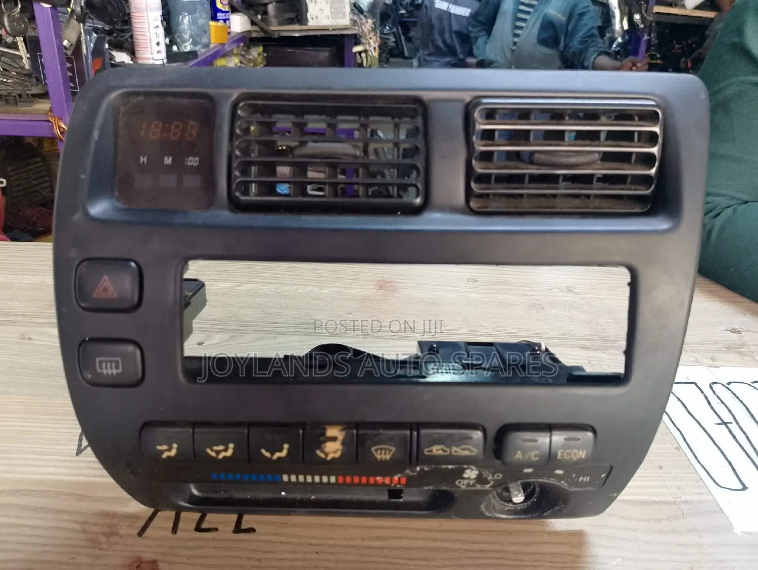 AE100/102 AC/Radio Phace