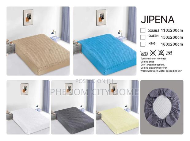Waterproof Mattress Cover - main view