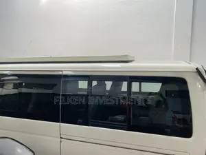 Toyota HiAce 2016 White