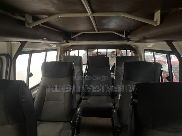 Toyota HiAce 2016 White - thumbnail 6