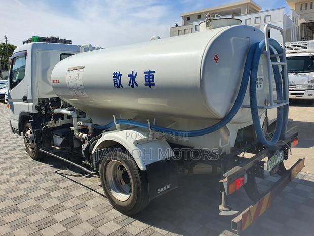 Mitsubishi Canter - thumbnail 3