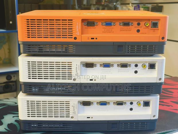 Sanyo Projector - thumbnail 3