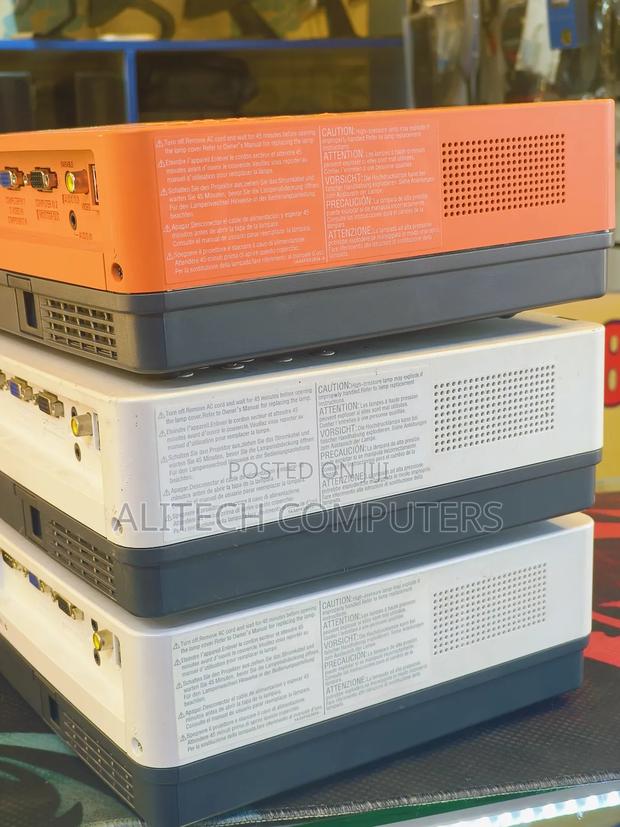 Sanyo Projector - thumbnail 4