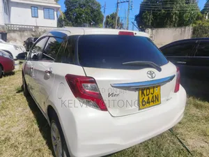 Toyota Vitz 2014 White