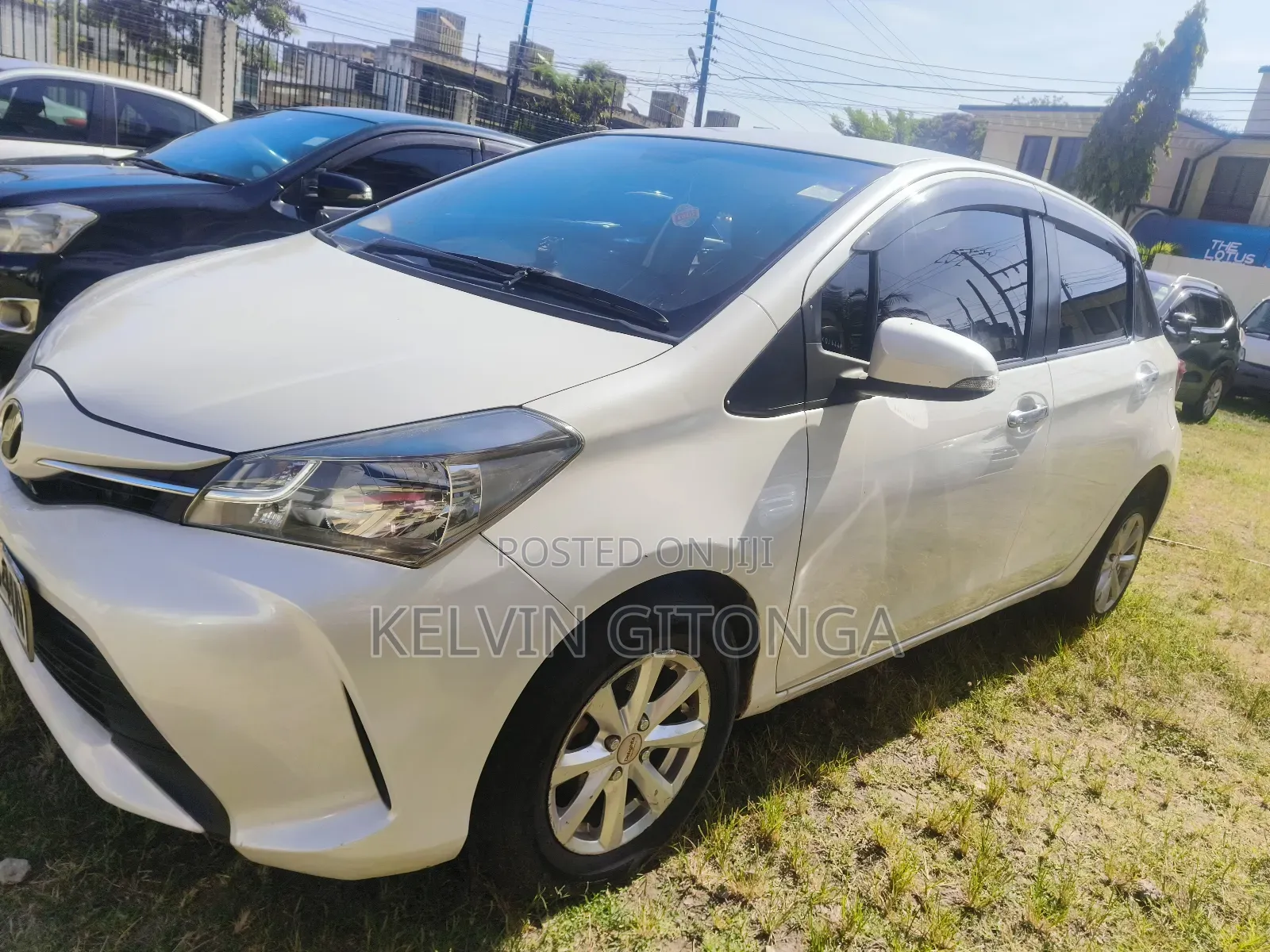 Toyota Vitz 2014 White