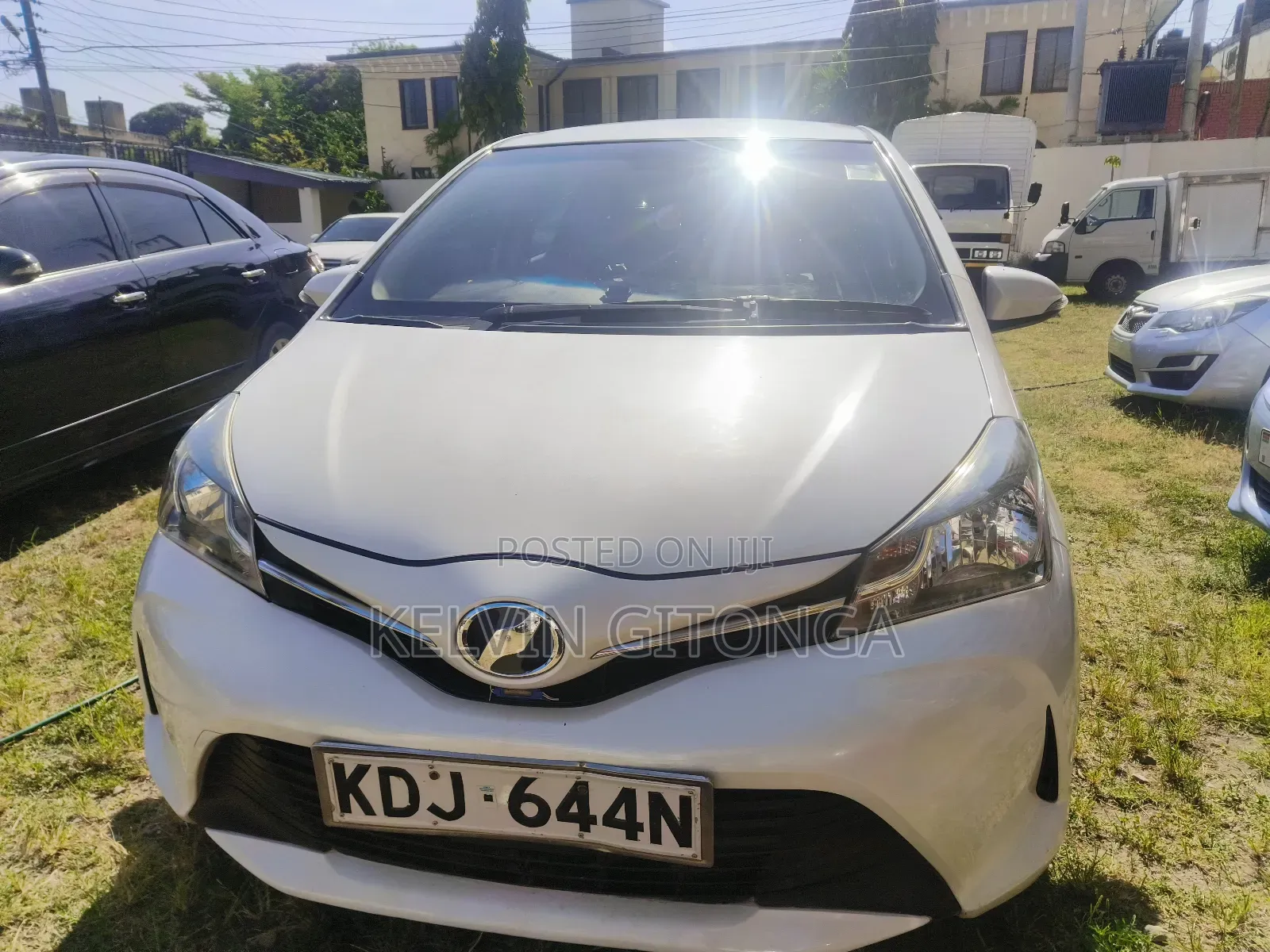Toyota Vitz 2014 White