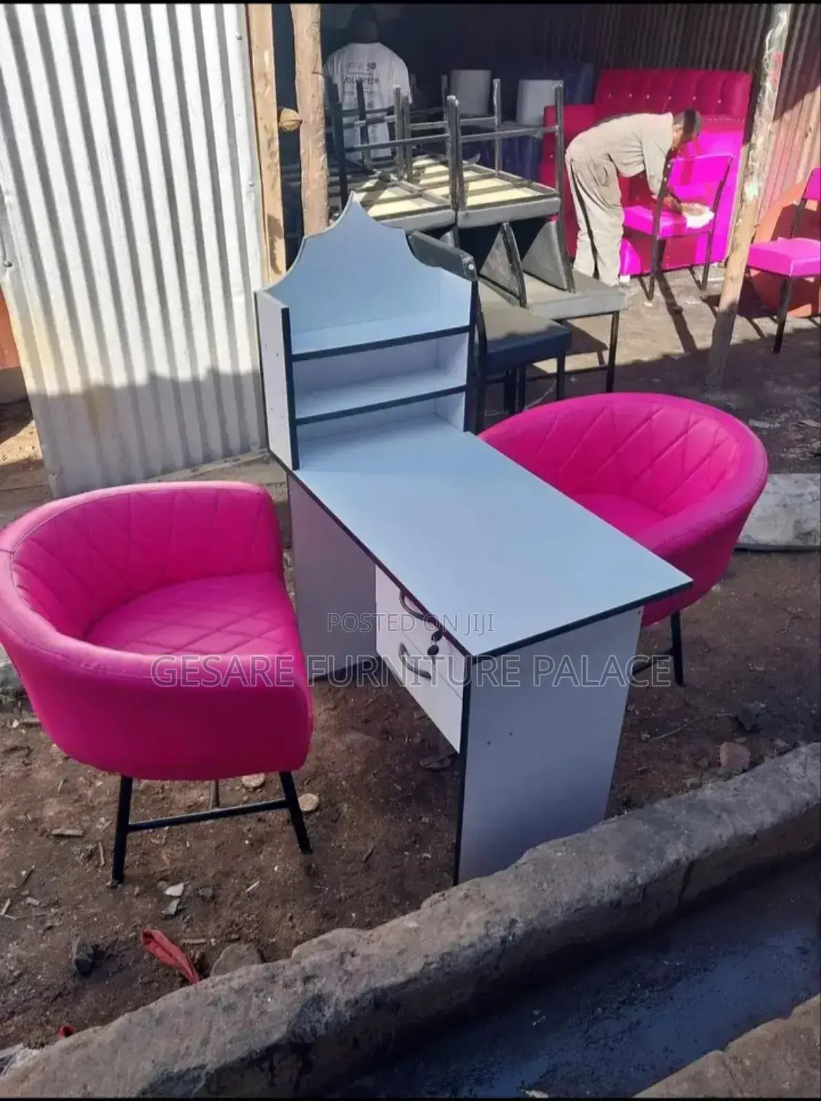 2 Styling Chairs With One Manicure Table