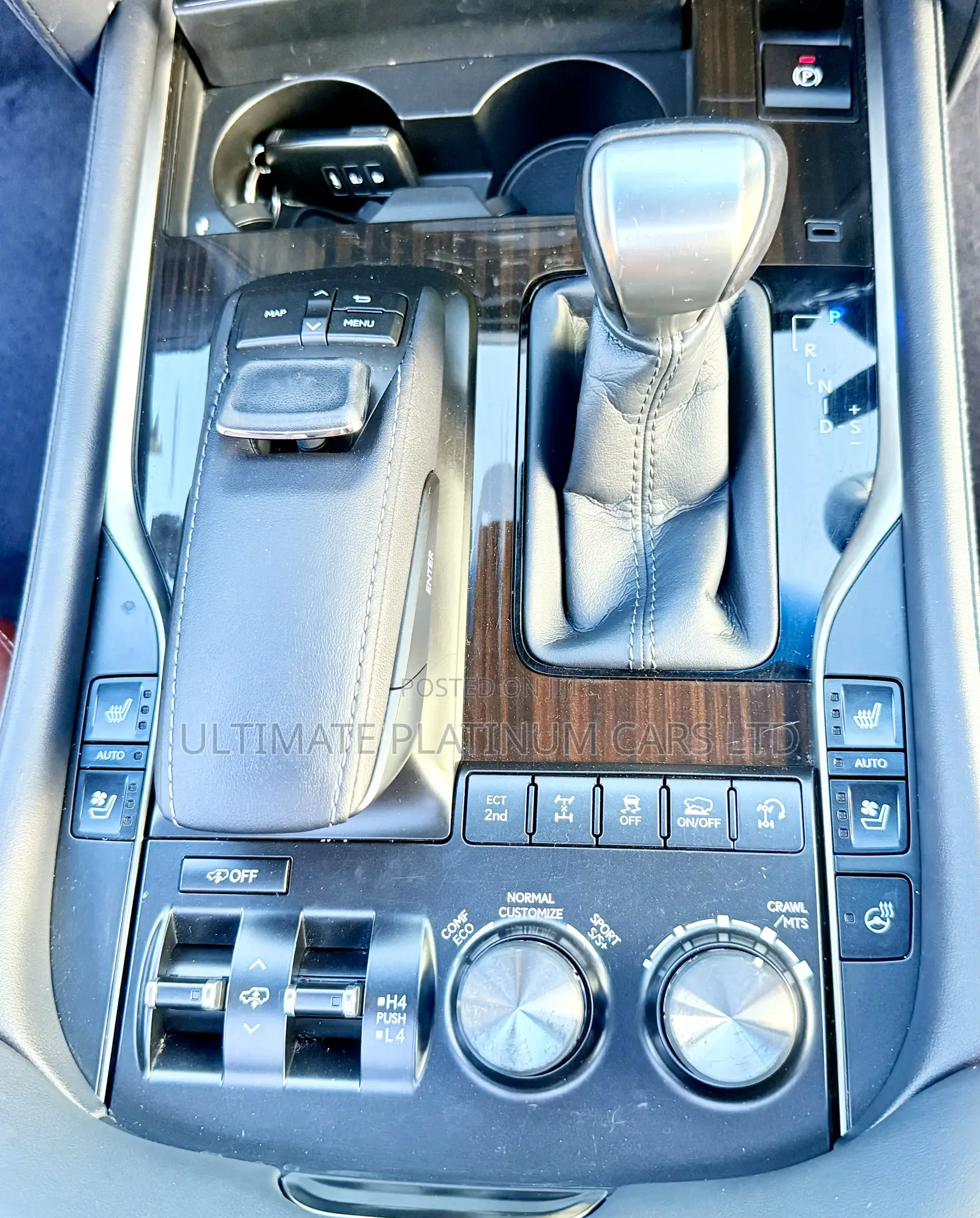 Lexus LX 570 AWD 2017 Gold