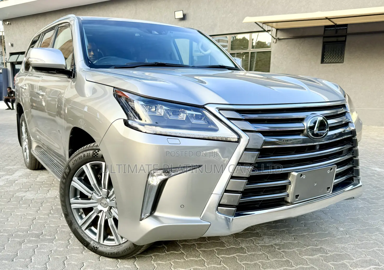 Lexus LX 570 AWD 2017 Gold