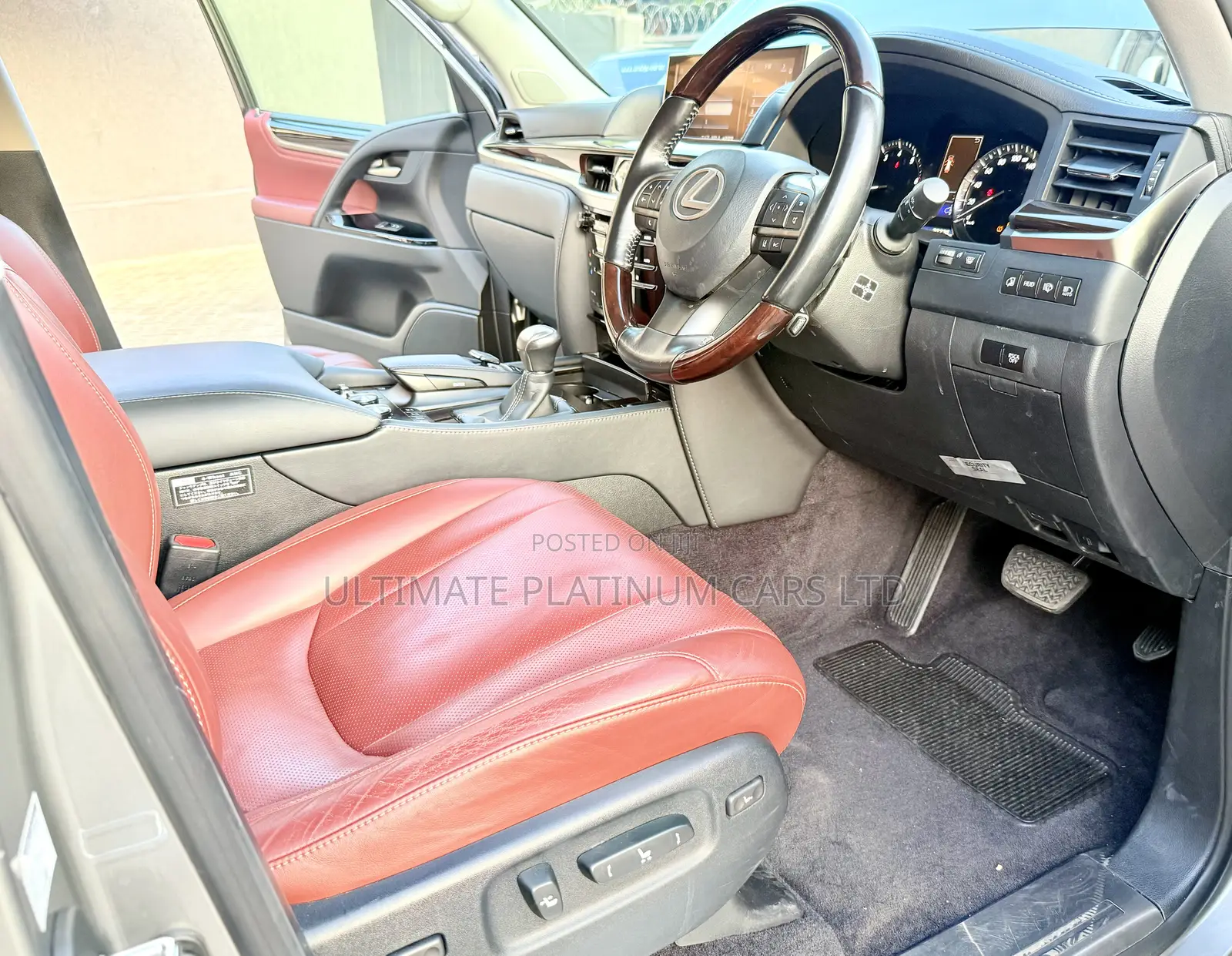 Lexus LX 570 AWD 2017 Gold