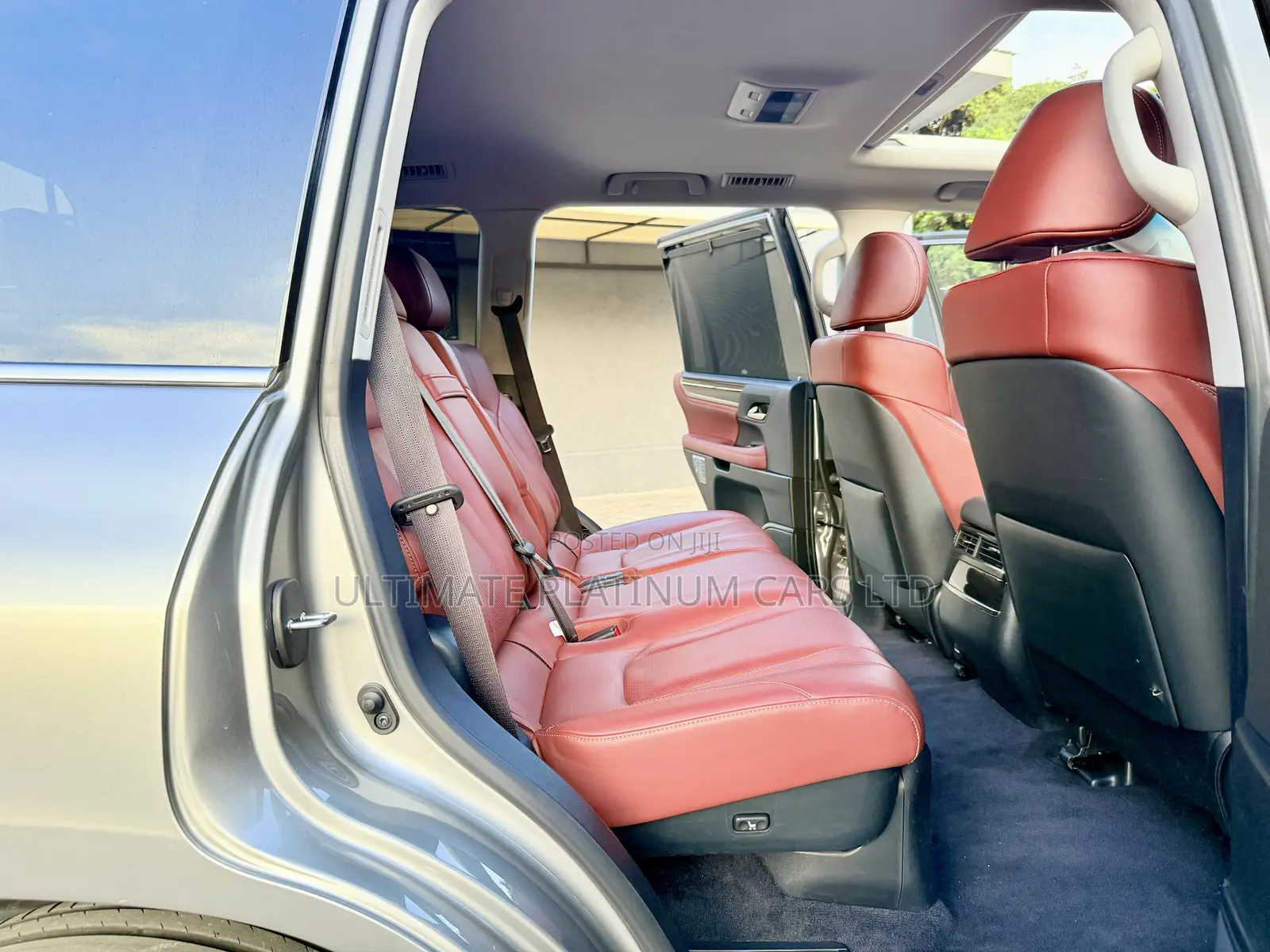 Lexus LX 570 AWD 2017 Gold