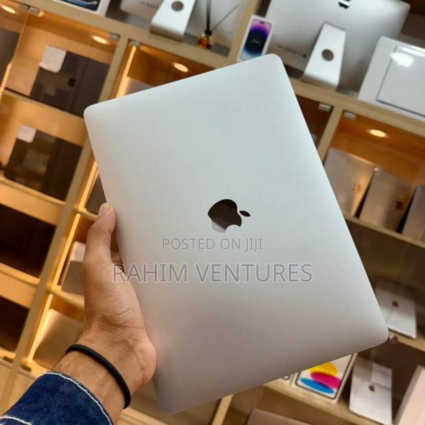 Laptop Apple MacBook 2017 16GB Intel Core i7 SSD 256GB - thumbnail 2