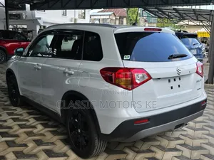 Suzuki Escudo 2018 White