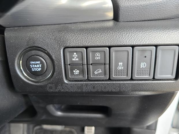 Suzuki Escudo 2018 White - thumbnail 13