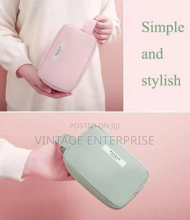 Small Travel Makeup /Cosmetic Pouch Waterproof Bag for Women