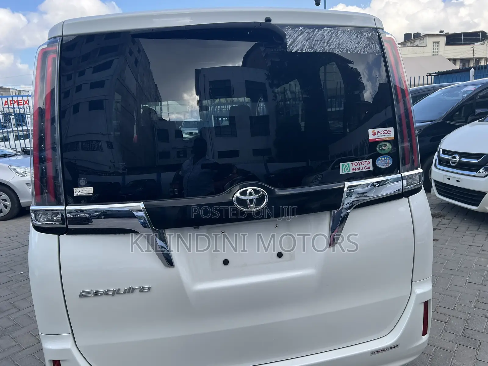 Toyota Esquire 2018 White