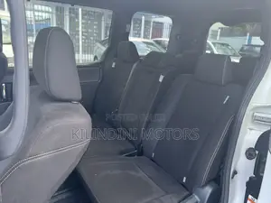 Toyota Esquire 2018 White