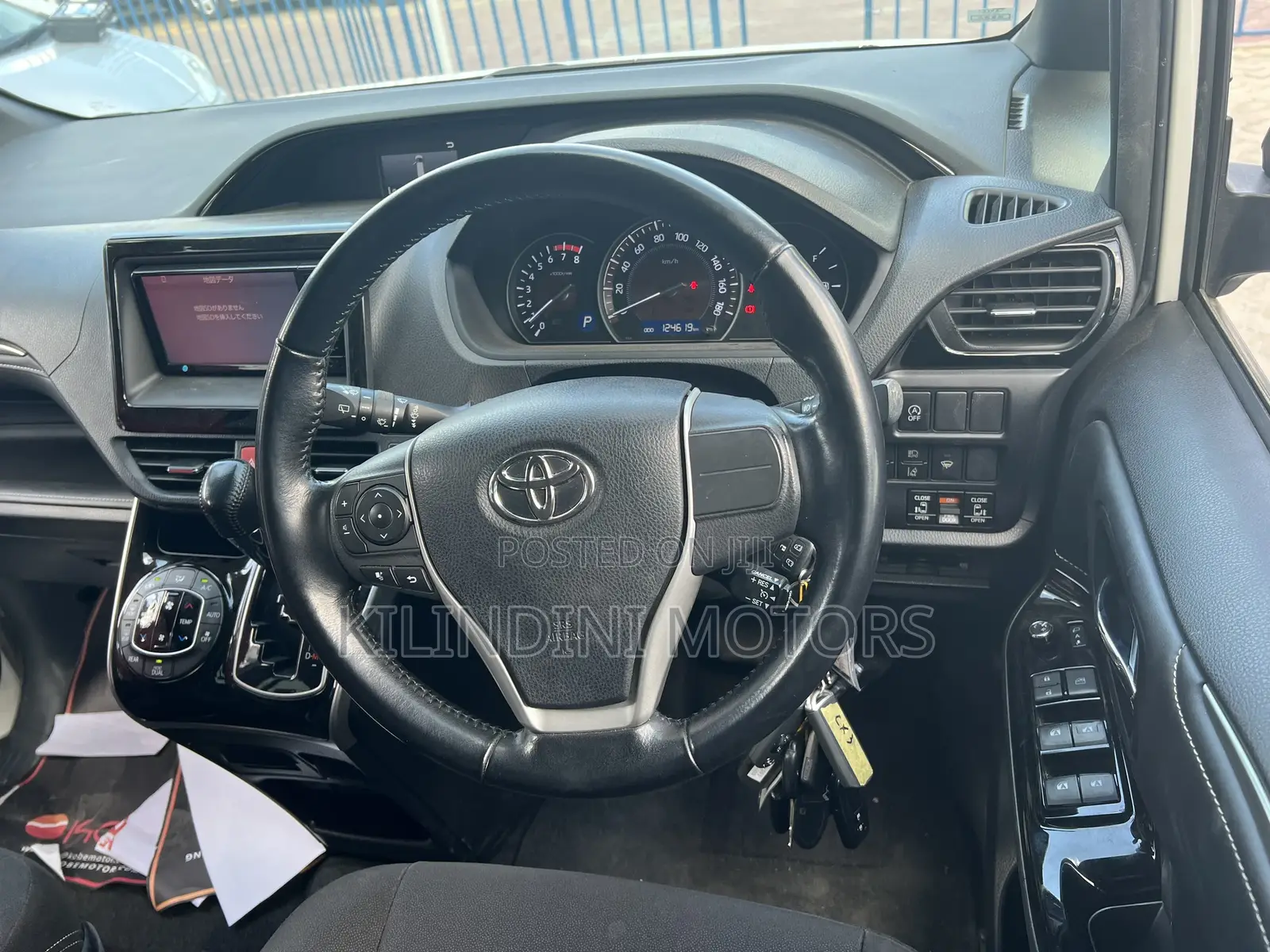 Toyota Esquire 2018 White
