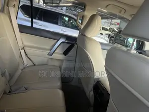 Toyota Land Cruiser Prado 2017 Gray