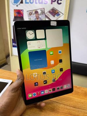 Apple iPad Air (2020) 64 GB Gray - main view