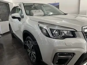 Subaru Forester 2018 White
