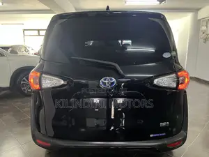 Toyota Sienta 2017 Black