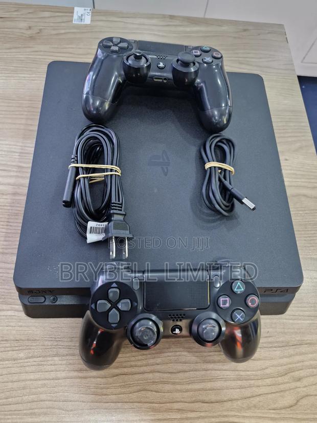 Ps4 Slim With 2 Game Controllers (Pads]