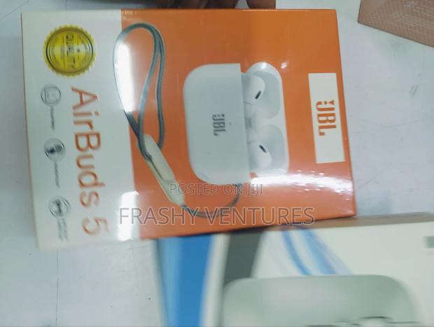 JBL Airbuds 5 Headsets