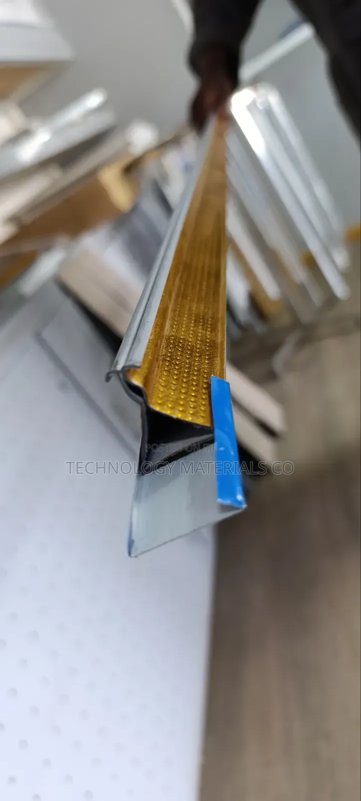 Spring Tee Connector Clip For The Aluminium Ceiling [3M]