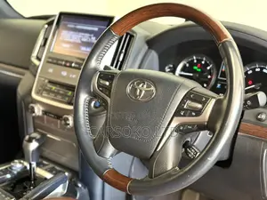 Toyota Land Cruiser 2016 Pearl