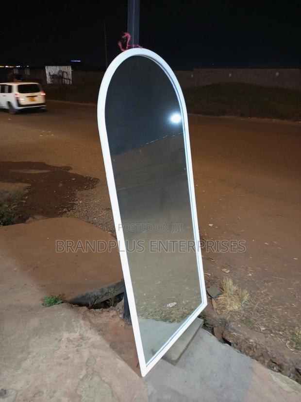 Vanity Mirror - main view