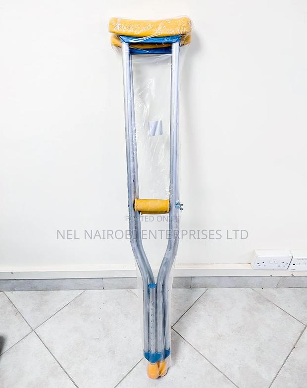 Underarm Crutches (Medium)