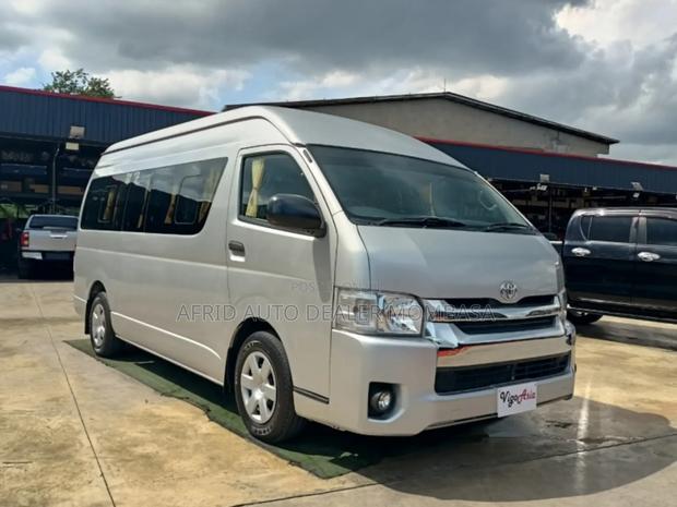 Toyota Grand HiAce 2018 Silver