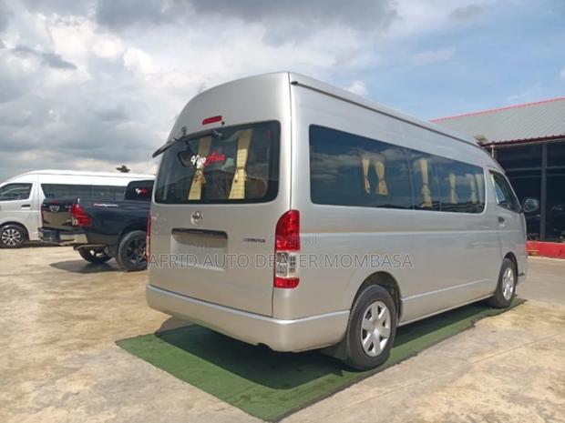 Toyota Grand HiAce 2018 Silver - thumbnail 9