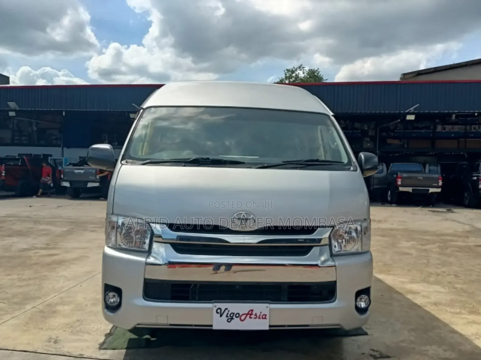 Toyota Grand HiAce 2018 Silver
