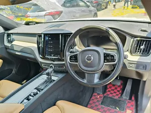 Volvo XC60 2018 White