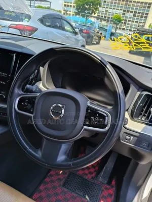 Volvo XC60 2018 White