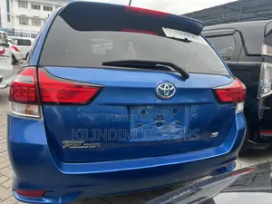 Toyota Corolla Fielder 2018 Blue