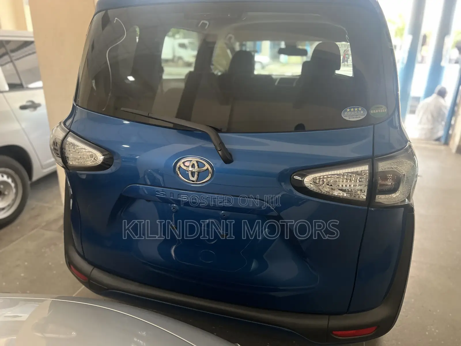 Toyota Sienta 2018 Blue