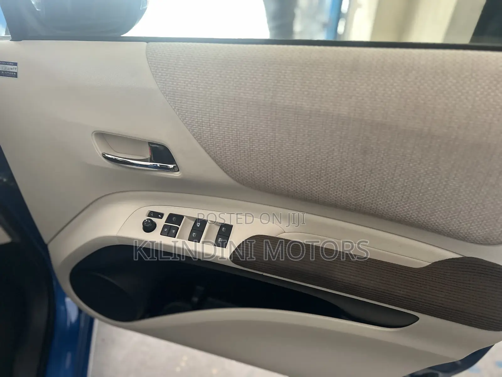 Toyota Sienta 2018 Blue