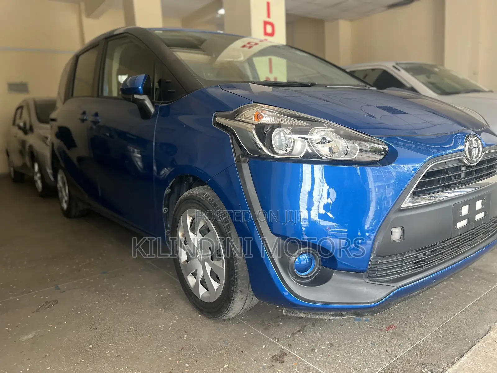 Toyota Sienta 2018 Blue